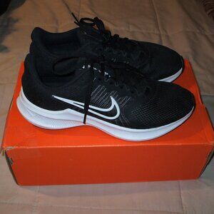Nike Men's Black Downshifter Running Shoes - Size 9